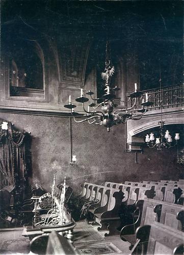 Wnętrza Starej Synagogi przy ul. Żydowskiej, fot. S. Jaffé, ok. 1908 r.; ze zbiorów Biblioteki Głównej UAM