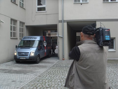 Samochęd Firmy FORBUD, przewożący macewy