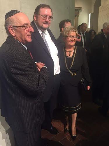 Przewodnicząca Alicja Kobus oraz członek Zarządu Aleksander Imas wraz z Rektorem Kolegium Abrahama Geigera Rabinem prof. Walterem Homolka.