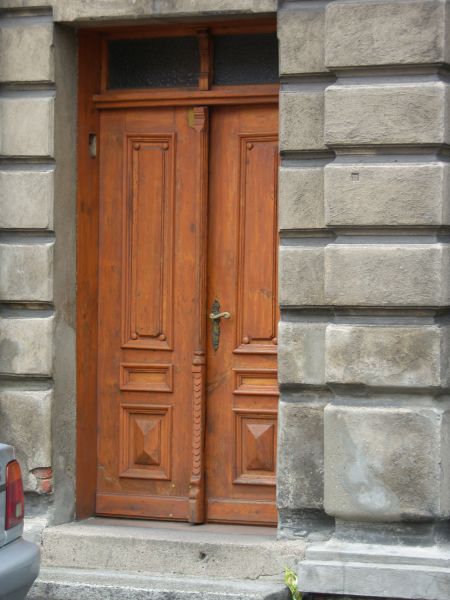 szukałam śladów mezuzy.....