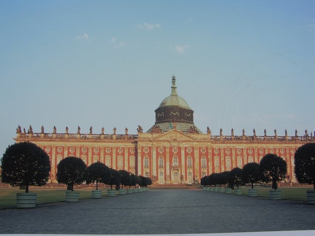 Pałac główny w całej okazałości