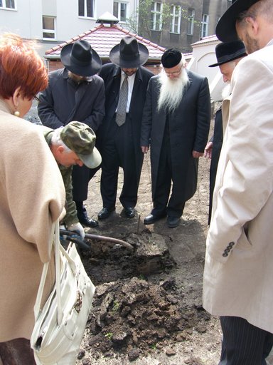 tu spoczywa rabin Akiva Eger