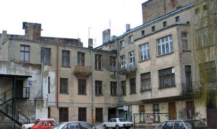 Dom przy ulicy Zachodniej 78 w Łodzi, gdzie przez ponad 20 lat znajdował się sztibl i biuro rabina Morejno